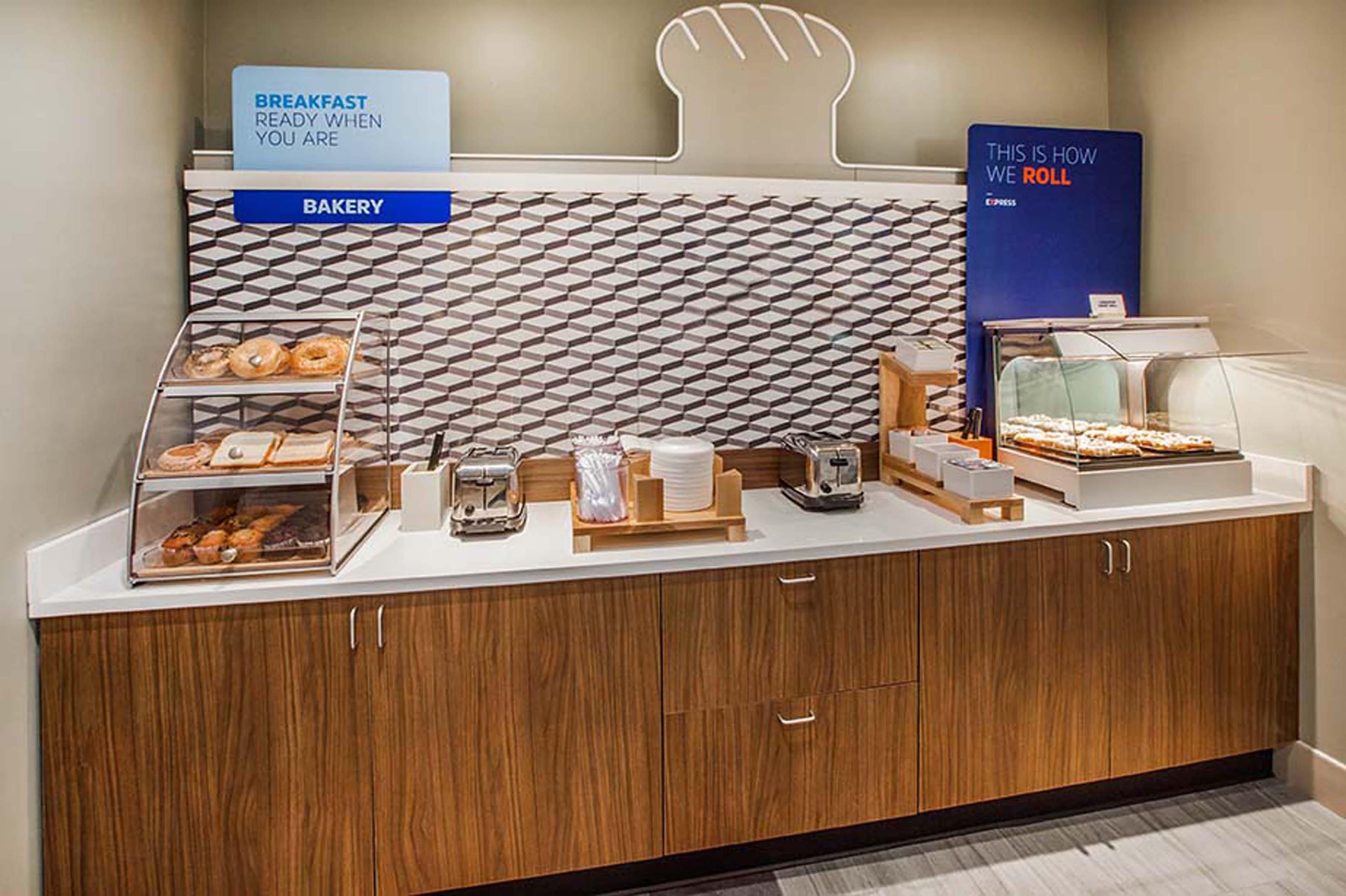 Holiday Inn Express & Suites - Forest Hill - Ft. Worth Se Экстерьер фото